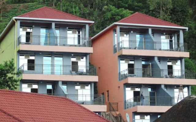 Twin and Intimate Room With Nice Balcony - View on the Lake