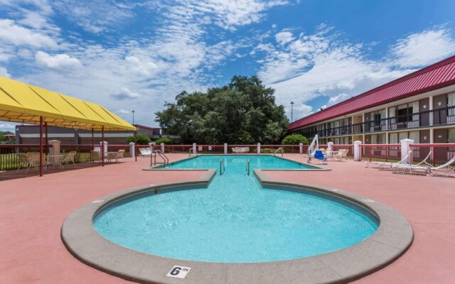 Ramada by Wyndham Perry Near Fairgrounds