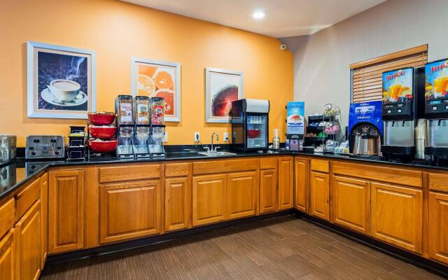 Comfort Inn & Suites Harrisburg-Hershey North