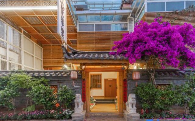 Flower Hotel
