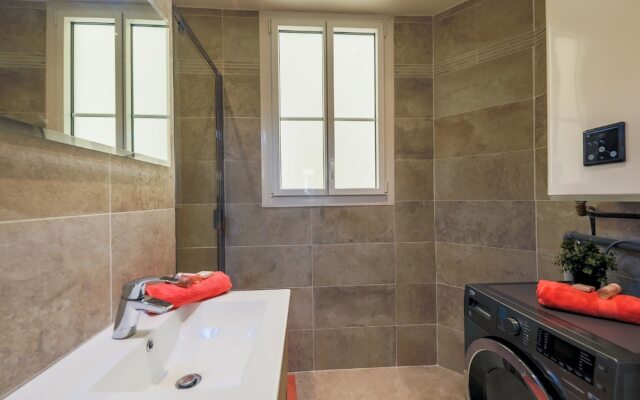 Le Williams AP4177 by Riviera holiday Homes