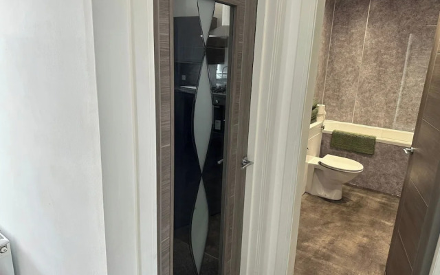 Central 3-bed Seaside Apartment - Sleeps 5