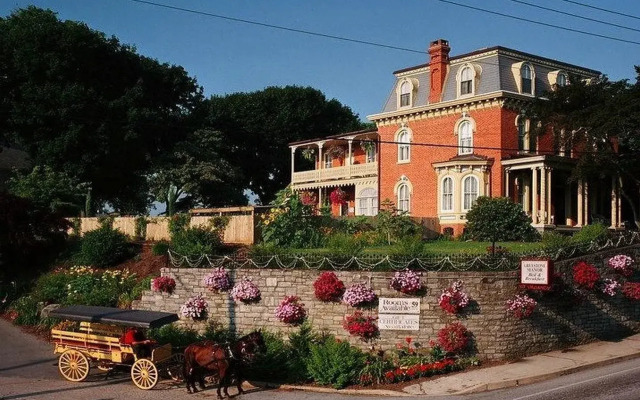 Greystone Manor Victorian Inn