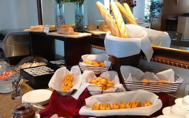 Three Bedroom Apartment, Oakwood Premier Cozmo Jakarta