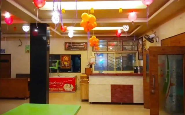 Hotel Aarya