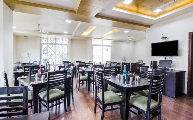 FabHotel The Royal CM Plaza