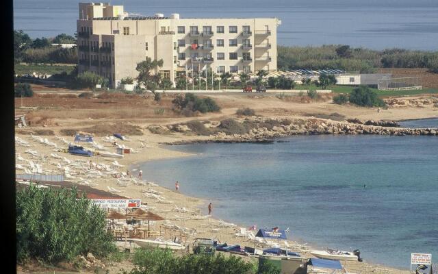 Evalena Beach Hotel