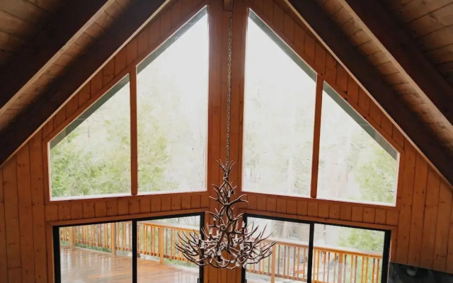 Newly Remodeled Luxury Cabin