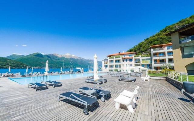 4 bedroom apartment with pool & jacuzzi