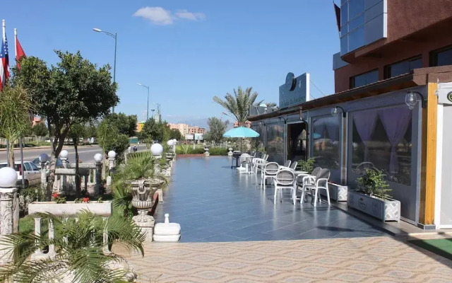 Hotel Hadaik Ain Asserdoune