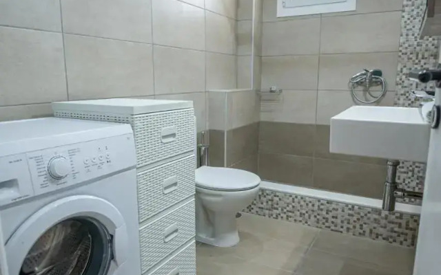 Ari's Apartment