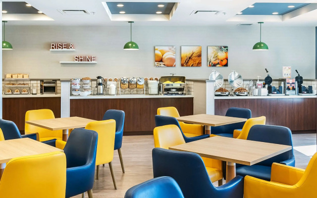 Comfort Suites Kelowna