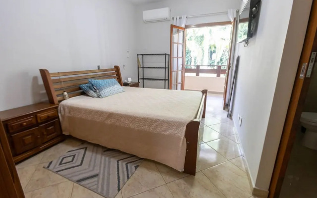 Casa em Condom nio com Piscina Wi-fi e Garagem