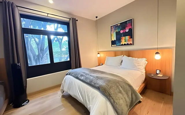 Modern Suite 1 - Heart of Roma Norte