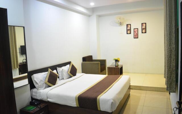 Oyo 6697 Hotel Green Lemon