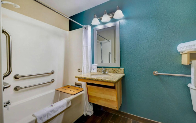 Studio 6 Lenexa, KS - Overland Park