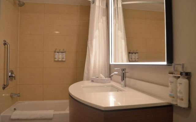 Holiday Inn Hotel & Suites Montreal Airport by IHG