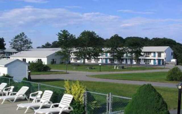 Bourne's Ocean Acres Motel