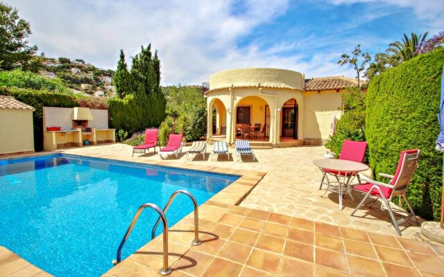 Mimosa - pretty holiday property with private pool in Moraira