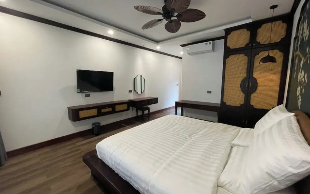 Dream 1985 Hotel
