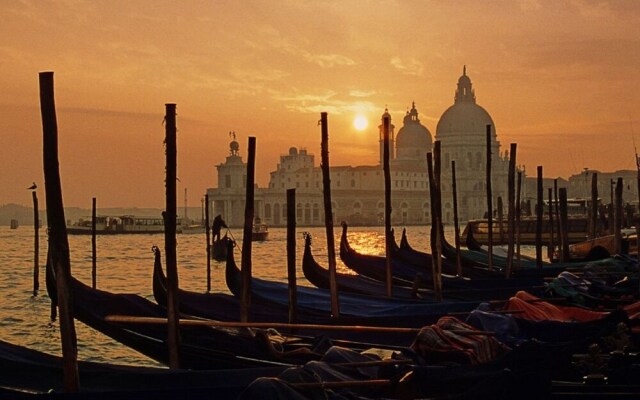 Spacious Apartment in Rosolina Mare Near Sea