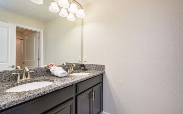 Storey Lake 4 Bedroom Townhome w Splashpool - 1625ST