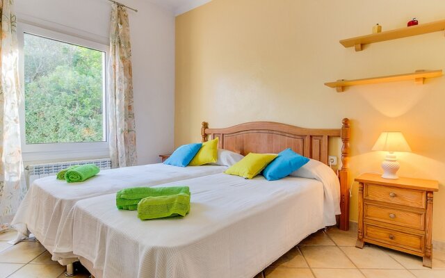 Villa With Pool and air Conditioning