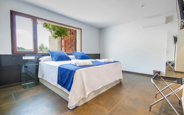 Young Hotels Spain SL