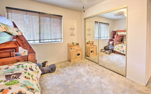 Wooded Yard, Gas Grill: Lush Pinetop Retreat