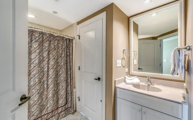 Mar Vista Grande by Condo-World