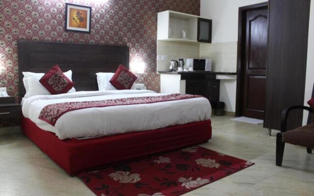 Hotel Jashn Inn near Apollo Hospital