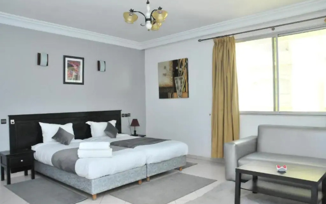 Hotel East West