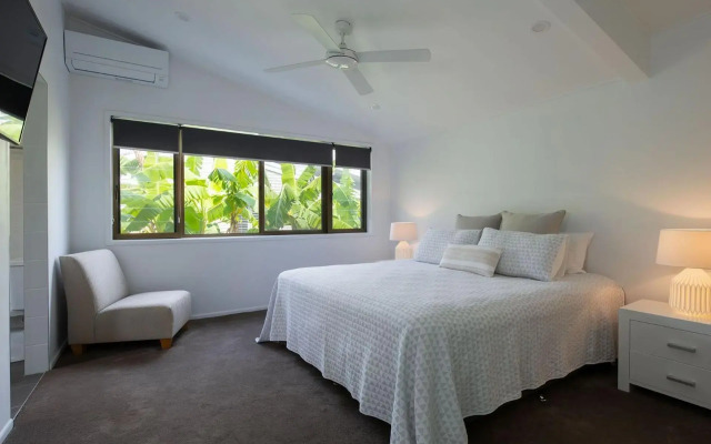 The Pool House Coolum Beach