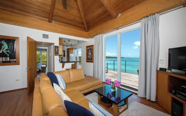 Seaside Sanctuary: Private Villa With Breathtaking Views