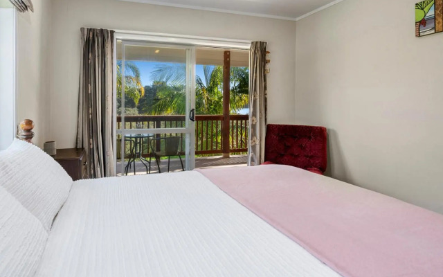 Ota Point Paradise - Whangaroa Holiday Home