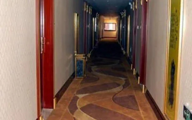 Golden Harbour Hotel