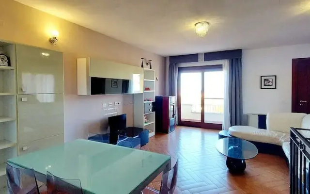 Villa a Stones Throw From the sea