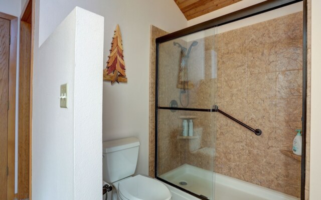 15 Big Leaf 3 Bedroom Home by RedAwning