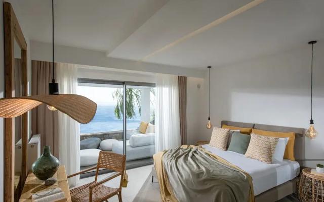 Lady Sea 6 Bedroom Villa with Heated Pool & Private Beach Access