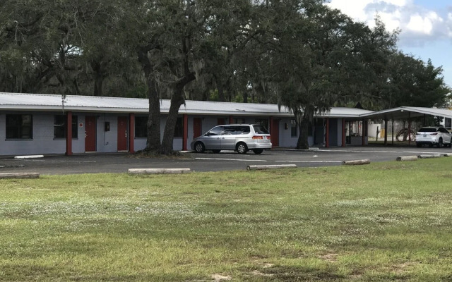 Oak Tree Inn