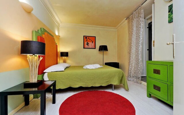 Spanish Steps Charming Apartment