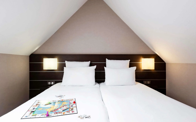 Mercure Omaha Beach Hotel