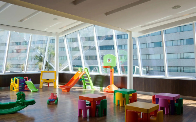 Pullman Rosario City Center Hotel