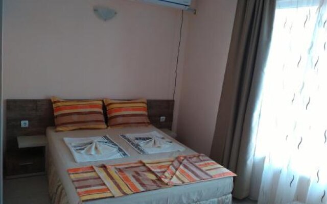 Fits Guest House