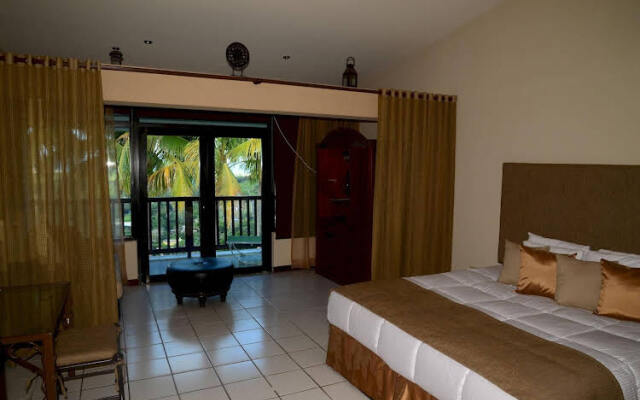 Rainforest & Ocean View Inn At Carabali