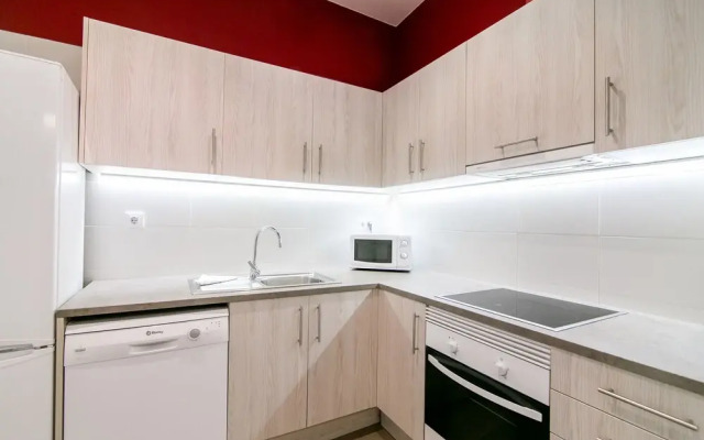 Plaza Universidad Apartments