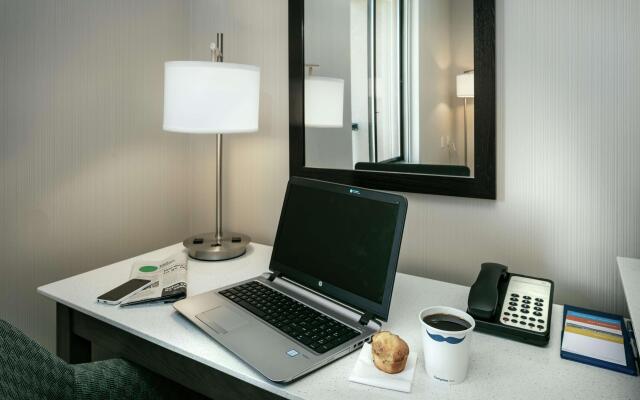 Hampton Inn & Suites Arroyo Grande/Pismo Beach Area, CA