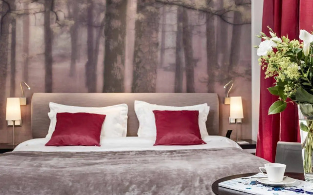 The Queens Gate Hotel