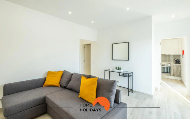 #074 Stunning Flat 3 min Oldtown, Peneco Beach