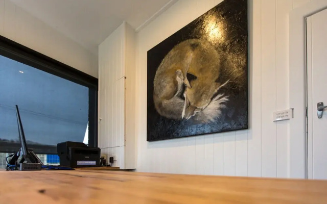 Fox on the Run - Motel Kilmore